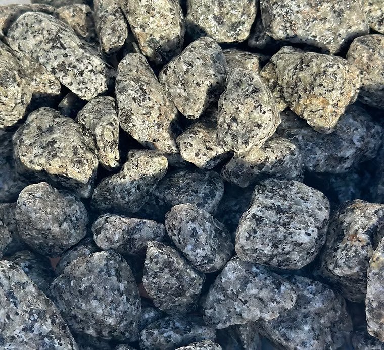 Tumbled Zebra Aggregate 40mm