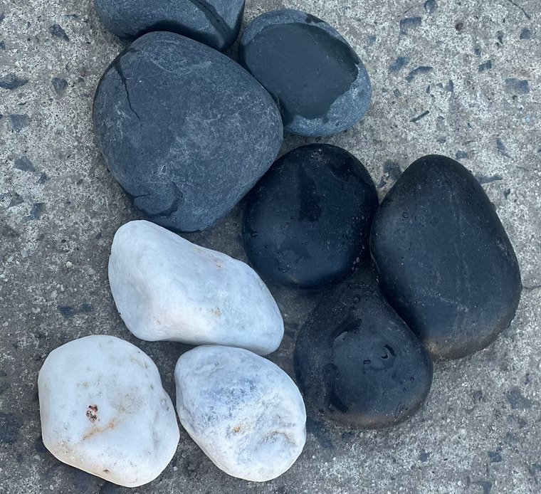 20Kg Bag Black/Grey/Snow White Pebbles